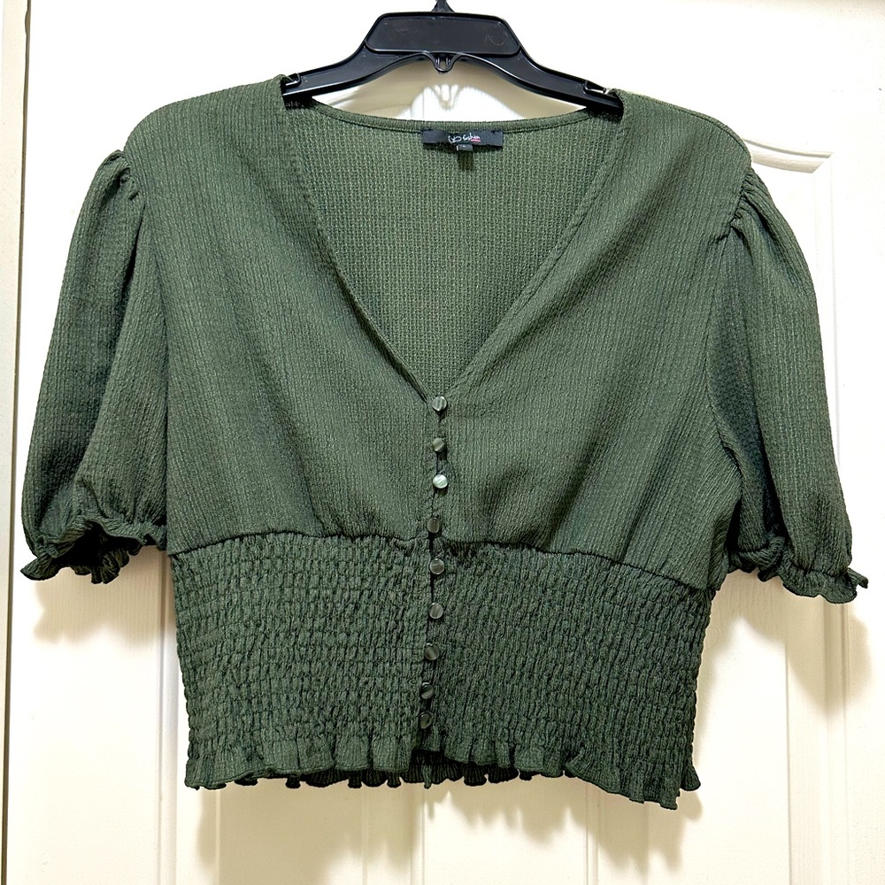 Olive green size large crop